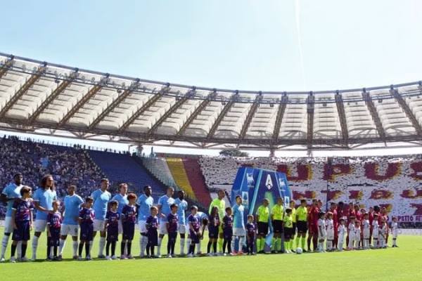 Kaosi me kalendarin në Serie A, derbi i Romës dhe gara Champions, të dielën në mesditë