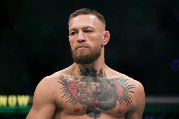 Conor McGregor rikthehet në UFC-Përballet me Max Holloway pas shumë vitesh