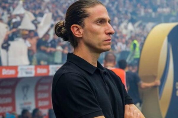 Bie pista Chelsea dhe Atletico, Filipe Luis kandidati kryesor për të marrë drejtimin e ekipit të madh të Bundesligës