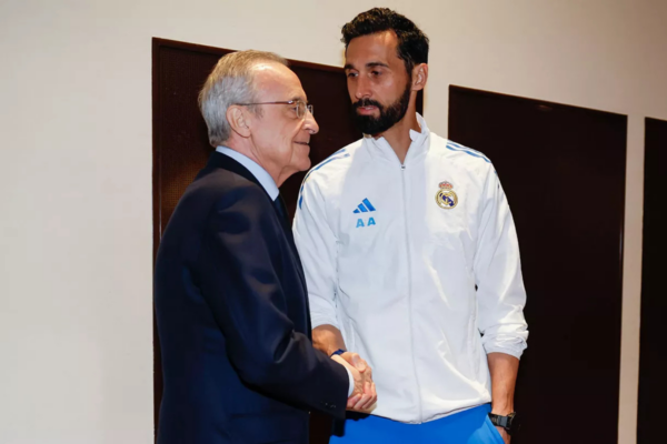 Alvaro Arbeloa mbështet akuzat e Perez: “Titujt e Real Madridit u vodhën”