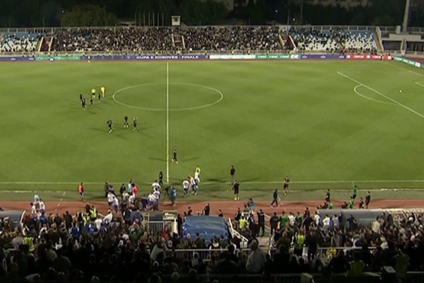 Drama në finale: Ferizaj braktis fushën një minutë para fundit ndaj Dukagjinit