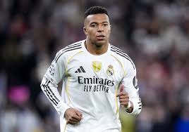 Kylian Mbappé pritet të qëndrojë te Real Madridi, pavarësisht tensioneve të fundit