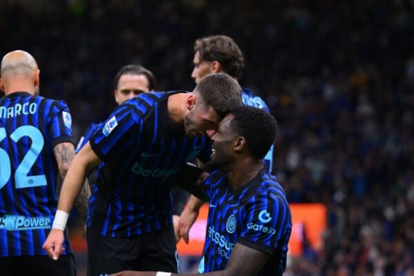 Inter mund pa problem Parmën dhe fiton titullin kampion. Nis festa në “San Siro” (video)