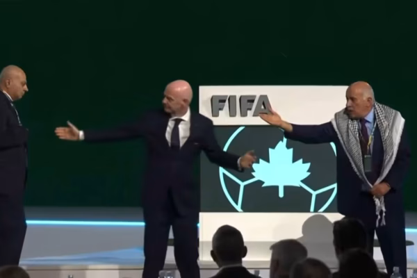 Mesazh paqeje nga FIFA, refuzim i menjëhershëm nga presidenti palestinez ndaj homologut izraelit