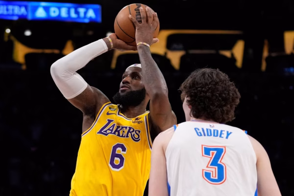 Eliminohen Lakers, James i pasigurt për të ardhmen
