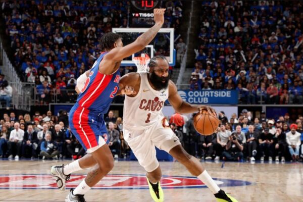 Play-off NBA/ Cleveland shtang Pistons në Detroit, fitorja e parë në transfertë vlen gjysmë bilete në finalen e Konferencës së Lindjes
