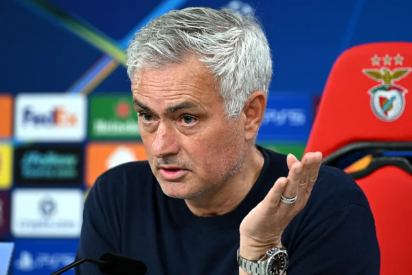Mourinho mbi konfliktin Arbeloa-Mbappé: Jam i trishtuar për Arbeloa-n, për lojtarët gjithçka është më e lehtë!