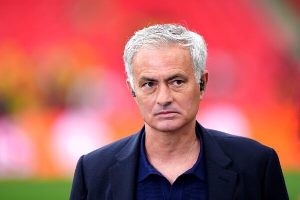 🔥 Mourinho nuk është i kënaqur me sulmin aktual të Real Madridit, kërkon një sulmues të frikshëm. Oferta e parë 80 milionë euro