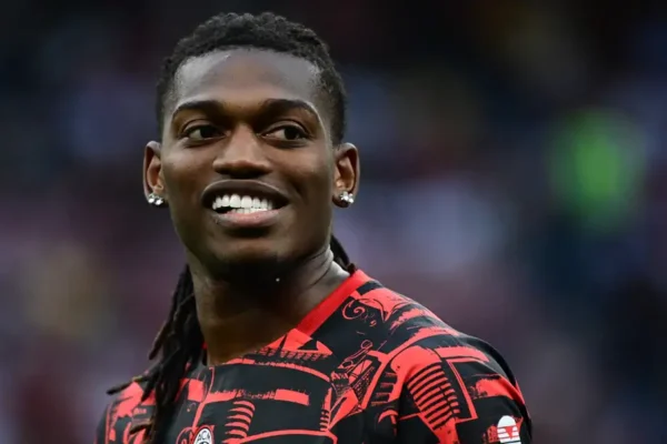 Milani e nxjerr në shitje, Leao ka një skuadër të preferuar në Premier League