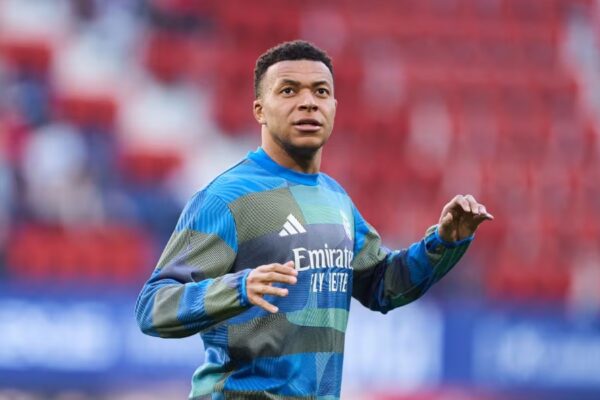 Prapaskena e L’Equipe/ Kylian Mbappé gjithmonë e më i izoluar, në Madrid ka marrëdhënie vetëm me lojtarët nga Franca