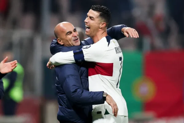 A e meriton Cristiano të luajë në Botëror? Roberto Martinez: Kush kryen detyrën, luan