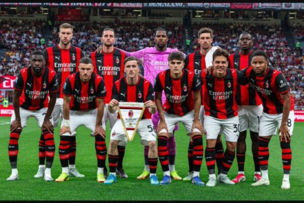Milan shkatërron sezonin, mbetet jashtë Champions-it. Roma bën detyrën, Como shkruan historinë (video)