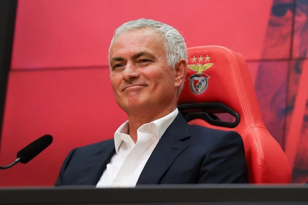 Mourinho, favorit për të marrë drejtimin e Real Madridit