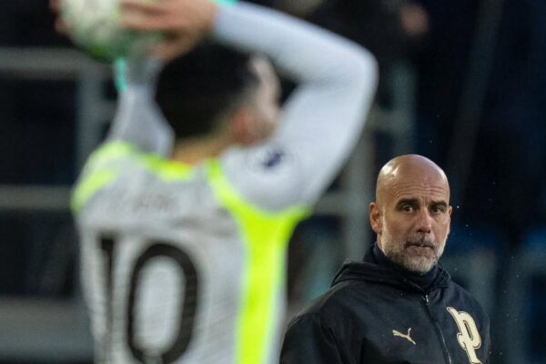 Guardiola sulmon arbitrat, trajneri: Nuk u besoj, VAR-i është kokë a pil!