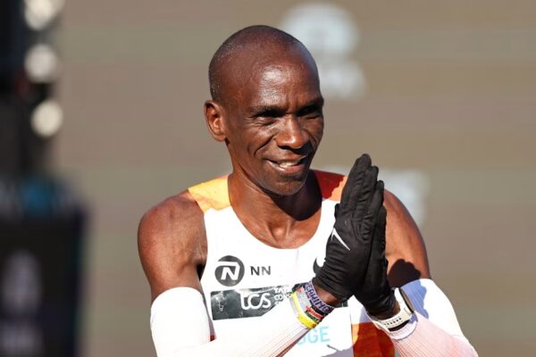 2026 Cape Town Marathon/ Kipchoge e mbyll i 16-ti, Esa e fiton duke vendosur kohë rekord për eventin