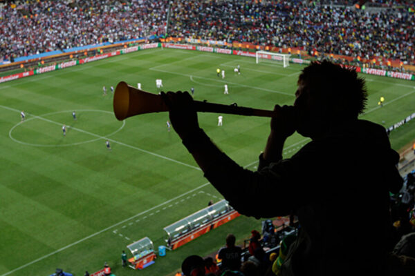 FIFA ndalon vuvuzelat në stadiume për ndeshjet e Kupës së Botës 2026