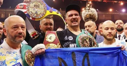 Oleksandr Usyk heq dorë nga titujt botërorë, por jo nga boksi: “Kam ende vallëzimin tim të fundit”