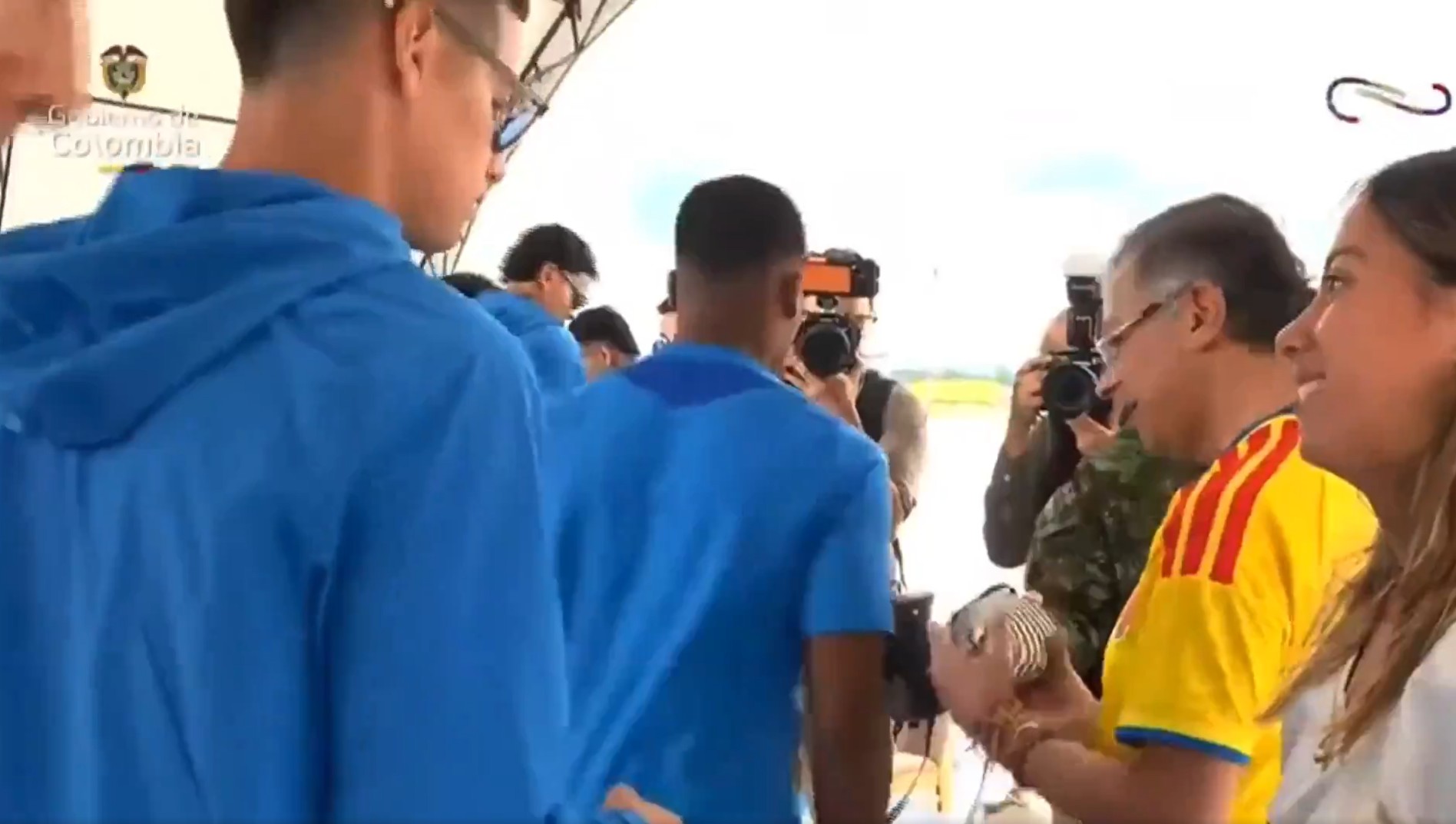 Pol&eacute;mica en Colombia porque supuestamente James Rodr&iacute;guez neg&oacute; una foto a la hija de Petro