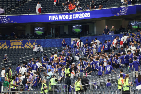 Tifozët japonezë mahnitin sërish botën, pastrojnë stadiumin pas ndeshjes me Holandën