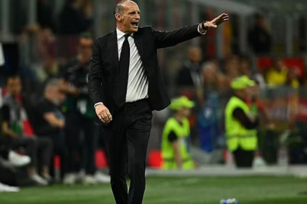 Allegri nuk do të shkojë i vetëm te Napoli, kërkon të marrë me vete dy lojtarë të Milanit