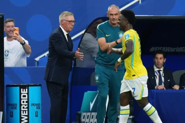 Vinicius po shkëlqen, Ancelotti: Lojtar i jashtëzakonshëm, një nga më të mirët në botë