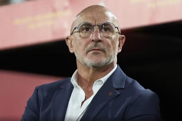 Spanja, De la Fuente qetëson tifozët: Yamal është në gjendje të përsosur