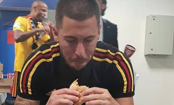 Hazard lançon linjën e tij të hamburgerëve, 15 vite pas “burger-gate” që tronditi Belgjikën