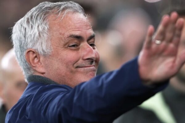 Mourinho i gatshëm t’ia ‘vjedhë’ Barcelonës objektivin kryesor të verës