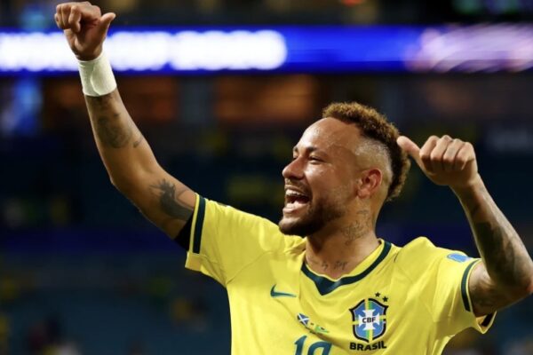 “Zemra më rrihte fort”, Neymar reflekton pasi u rikthye te Brazili pas 981 ditësh mungesë