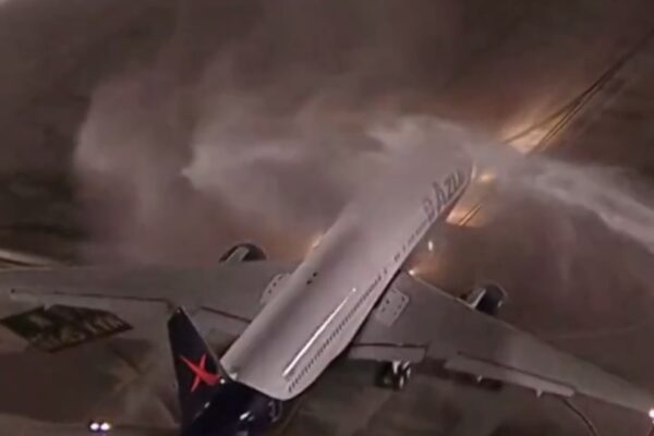 Kombëtarja e Brazilit bekon avionin para nisjes drejt SHBA-së