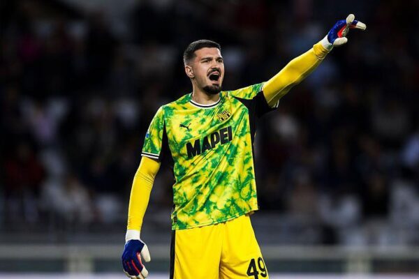 Sassuolo blen përfundimisht Arijanet Muricin, portieri i Kosovës vazhdon në Serie A.