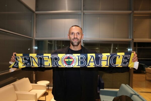 Pak ditë pasi e bleu, Fenerbahçe merr këtë vendim qe lidhet me Muriqin