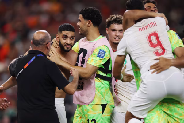 Eliminohet Holanda, Maroku në 1/8 e finales