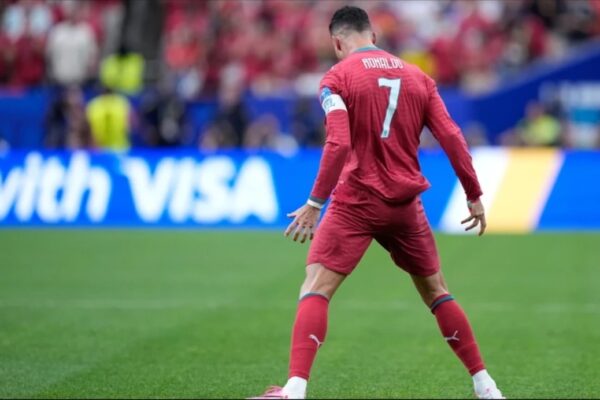 Ronaldo vendos dy rekorde kundër Uzbekistanit