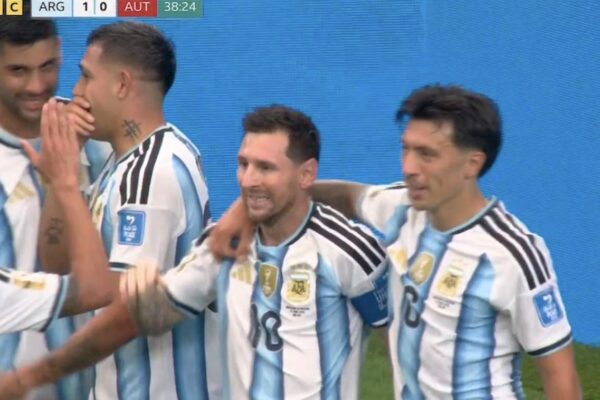 Leo Messi korrigjon shpejt gabimin dhe shkruan historinë në Kupën e Botës (video)