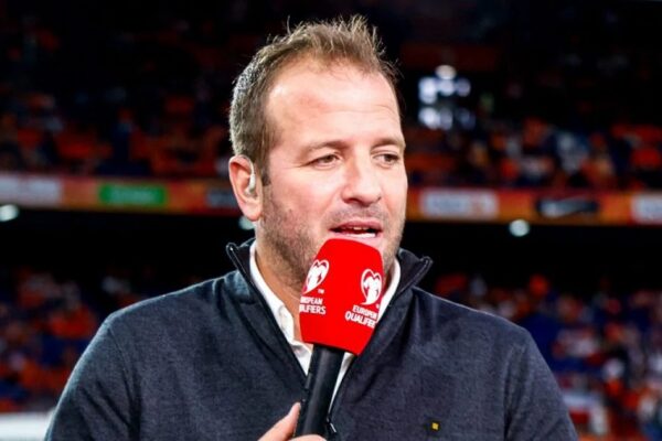 “Japonezët janë të gjithë njësoj”; Van der Vaart kërkon falje pas deklaratës së tij në Botëror