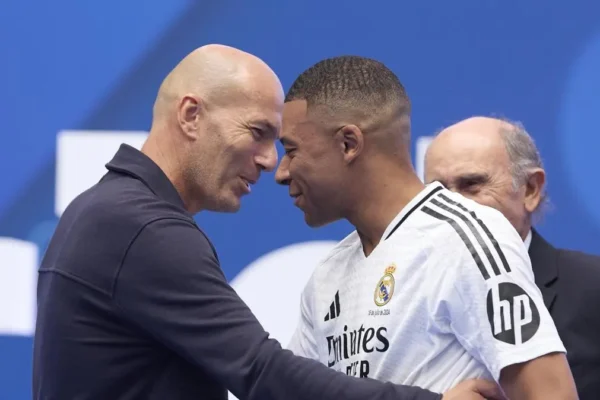 Në Francë janë të bindur: Zidane, trajneri i ri i kombëtares. Në stafin e tij edhe Barthez