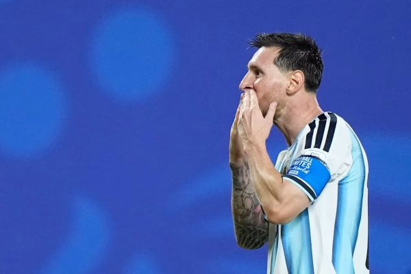 Messi magjik, realizon “hat-trick” në fitoren e Argjentinës