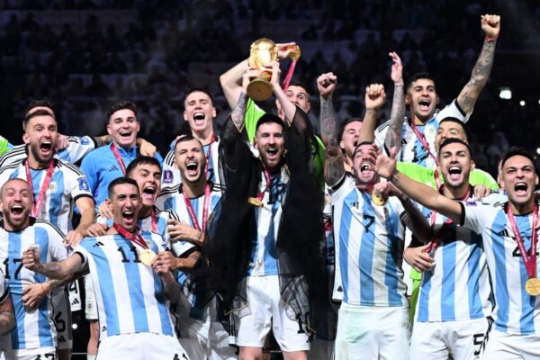Kupa e Botës 2026 dhe gjumi: A ia vlen të sakrifikoni netët për futbollin?