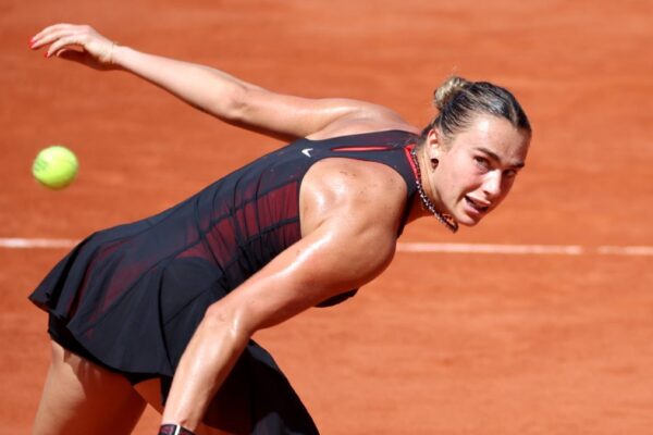 Roland Garros 2026/ Sabalenka triumfon në “big match”-in ndaj Osaka, kalon në çerekfinale