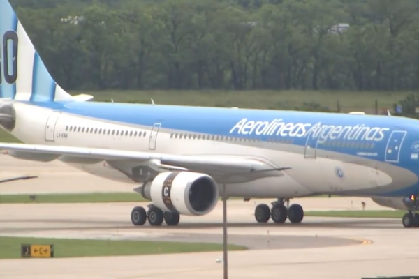 Argjentina mbërrin në SHBA, 10-a ikonike e Lionel Messi-t e stampuar në avion