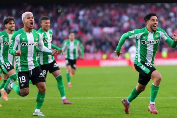 Do të luajë në Champions League pas 22 vitesh, Betis kërkon sulmuesin e Milanit. Kuqezinjtë duan 40 milionë euro