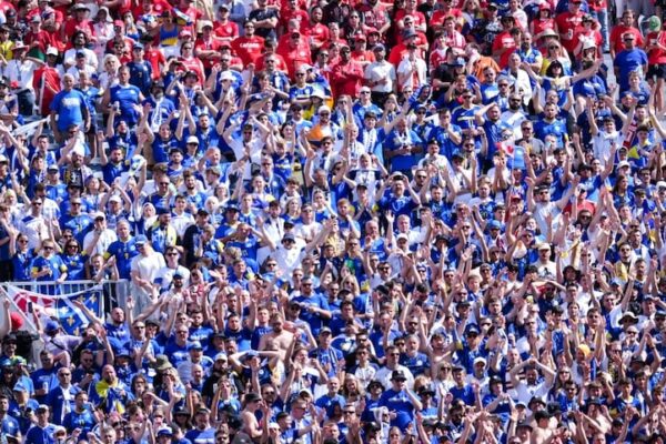 Botërori 2026/ Boshnjakët “pushtuan” Toronton, 30.000 tifozë udhëtuan drejt Ontarios, Policia ndaloi dy persona në stadium  