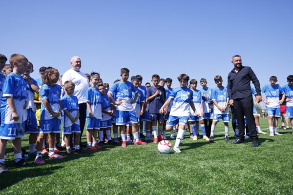 Duka inauguron fushën e re në Picallë: Investim për të rinjtë dhe të ardhmen e futbollit