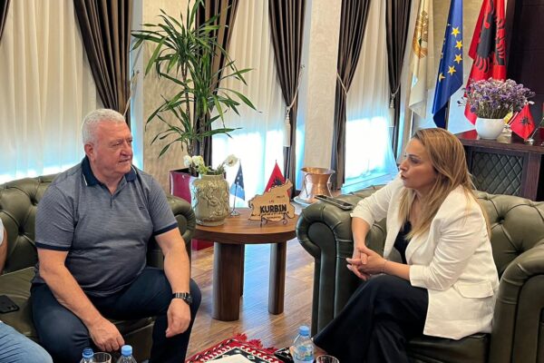 FSHF, Bashkia Kurbin dhe KF Laçi bashkojnë forcat për ndërtimin e kompleksit modern sportiv në Laç