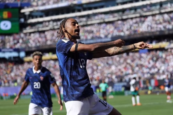 Franca mposht Senegalin, Mbappe realizon dy gola