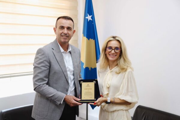 Ministri Gashani vlerëson Gresa Bakraçin: Krenari e sportit kosovar dhe frymëzim për gjeneratat e reja