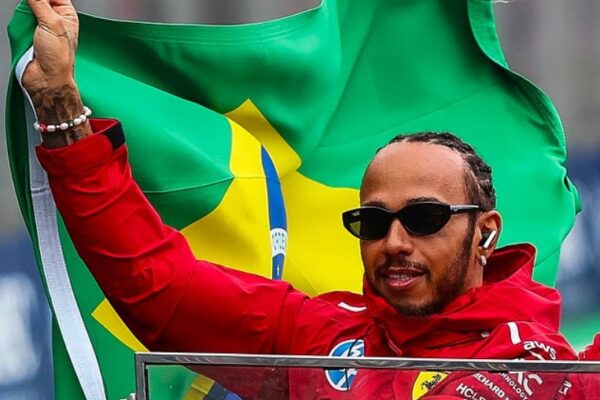 Sir Lewis Hamilton pranon se nuk do të bëjë tifo vetëm për Anglinë: Brazili ka qenë skuadra ime e preferuar!
