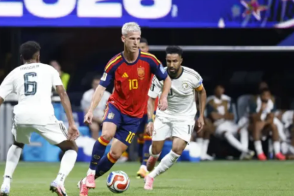 Dani Olmo i jep ritëm Spanjës