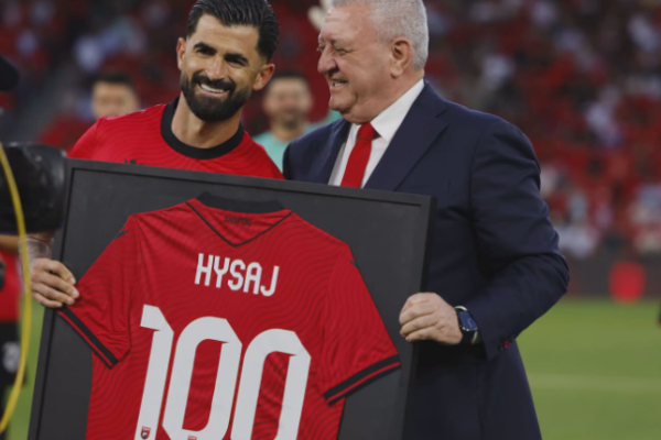 Hysaj shkruan historinë, 100 ndeshje me fanellën e kombëtares